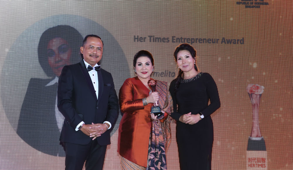 FT_0407_awards